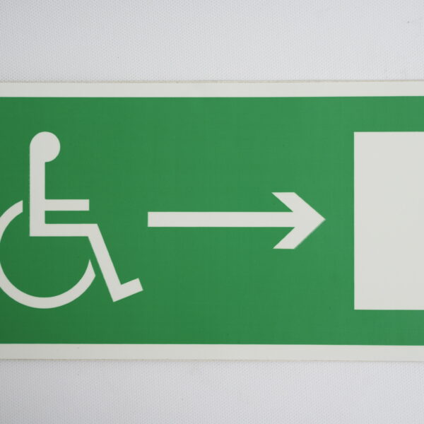 Wyjście ewakuacyjne dla osób z niepełnosprawnością